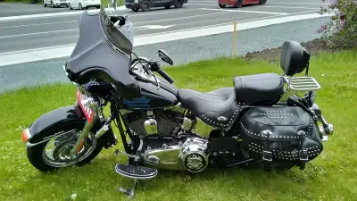 A Vendre Harley Davidson Softail Héritage FLSTC 2011 en très bonne condition