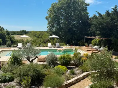 Une parenthese en pleine garrigue, View more