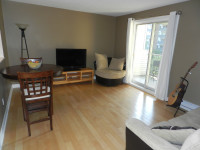 Modern Condo, Close to Downtown, with Gym, Indoor & Outdoor Pool