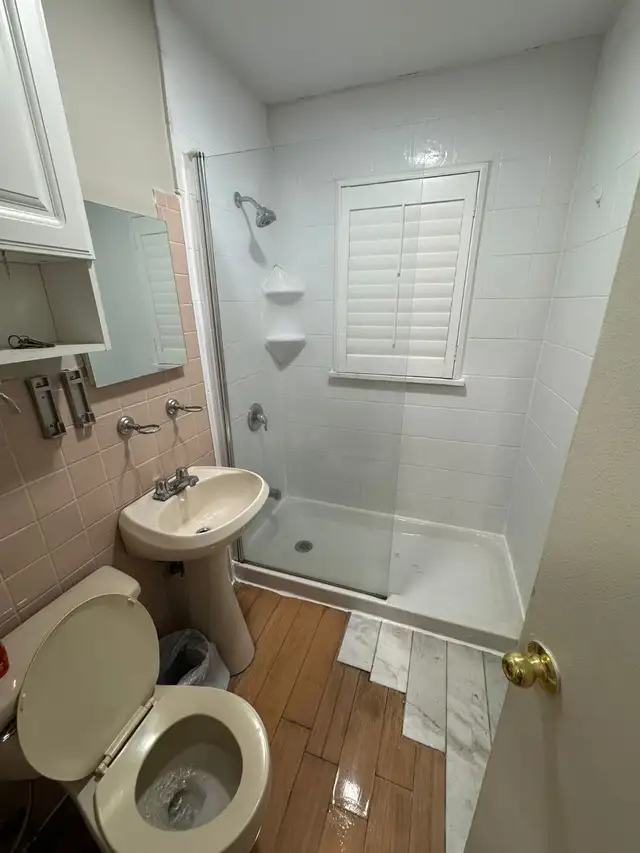 A Private Room Main Level Rent At Port Credit Mississauga | Room ...