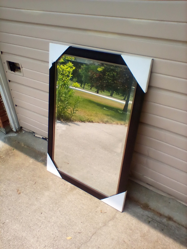 Large mirror (new) in Home Décor & Accents in Sarnia - Image 2