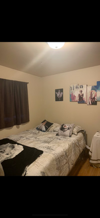 Room for rent close to SaskPoly Moose Jaw.  Female preferred