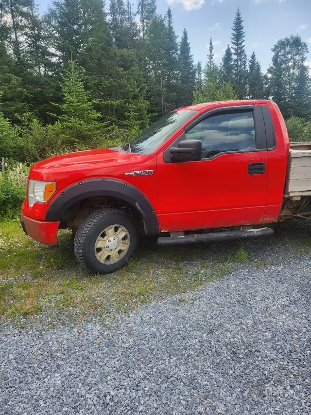 2013 Ford f150 2.7, 4 wheel drive, single cab