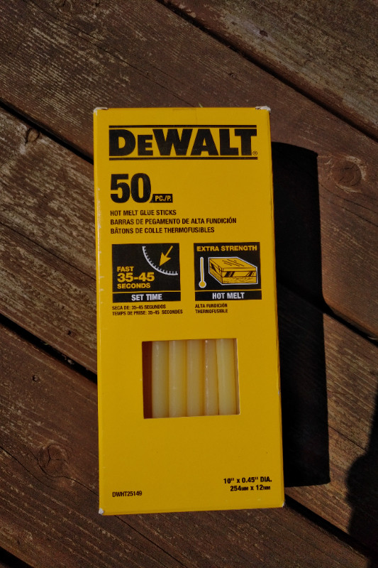 Dewalt Hot Melt Glue Sticks – 50 pack in Other in Markham / York Region