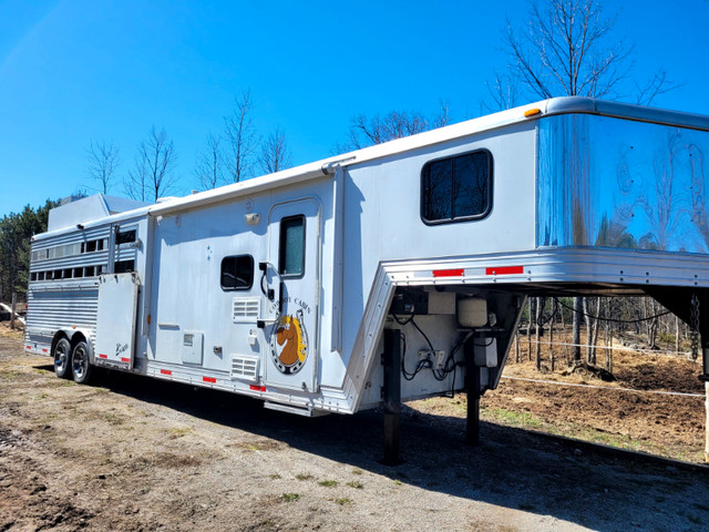 Horse trailer in Equestrian & Livestock Accessories in Renfrew