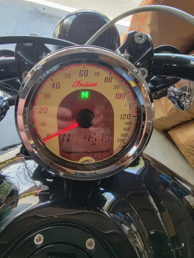 Motorcycle 2018 Indian scout 60 Thunder Black in Street, Cruisers & Choppers in Kawartha Lakes - Image 4