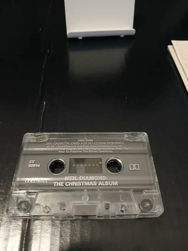 Neil diamond the Christmas album cassette tape like new in CDs, DVDs & Blu-ray in Kitchener / Waterloo - Image 4
