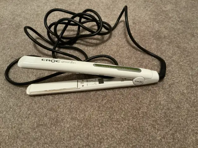 CROC Greenion Hair Iron - White in Health & Special Needs in City of Toronto - Image 3