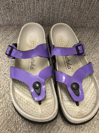 Woman’s size 7-7.5 Betula sandals