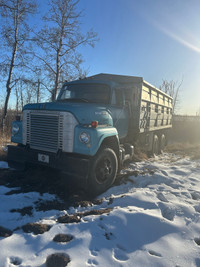Grain truck 