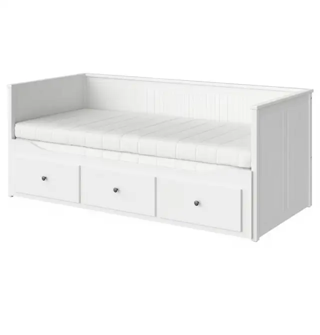 Lit Hemnes blanc  Ikea in Beds & Mattresses in City of Montréal - Image 2