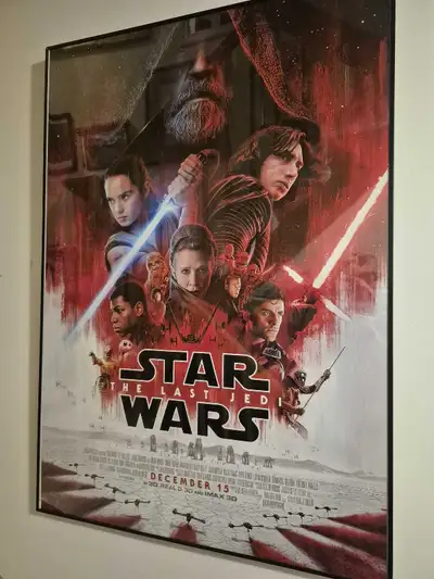 Own a piece of the galaxy far, far away with this Star Wars: The Last Jedi theater double sided offi...