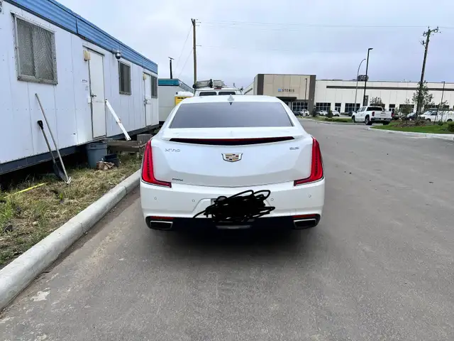 Cadillac xts 3.6l awd MOVING SALE 