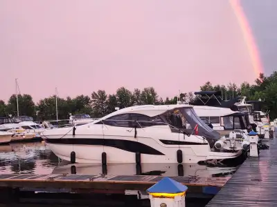 Bavaria SR41 Sport Coupe 2021 en excellente condition avec seulement 298 heures de navigation et mun...
