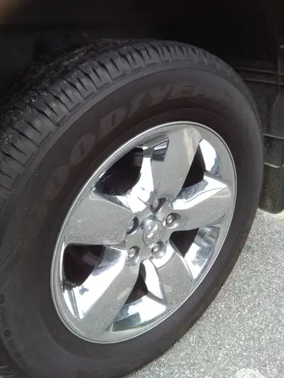 Original stock Mag wheels. Chrome wheels and nuts in new condition. Goodyear wrangler SRA 275 60 20....