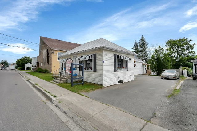 37 South Trent St, Frankford, ON in Long Term Rentals in Trenton - Image 3
