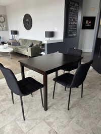 Dining Table and 3 Chairs 