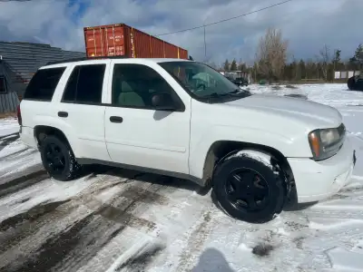 *Located near 100 Mile House, BC* 2006 Chevy Trailblazer LS 4x4 Clean title V6 4.2 L Vortec 4200 gas...