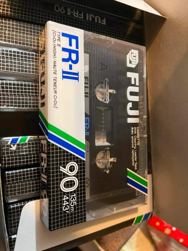 FUJI cassette tape new sealed high bias Type II FR-2 dans Autre  à Ville de Montréal