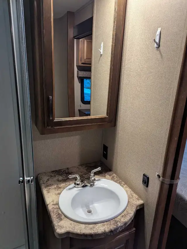 Grand Design Reflection For Sale in Travel Trailers & Campers in Comox / Courtenay / Cumberland - Image 11