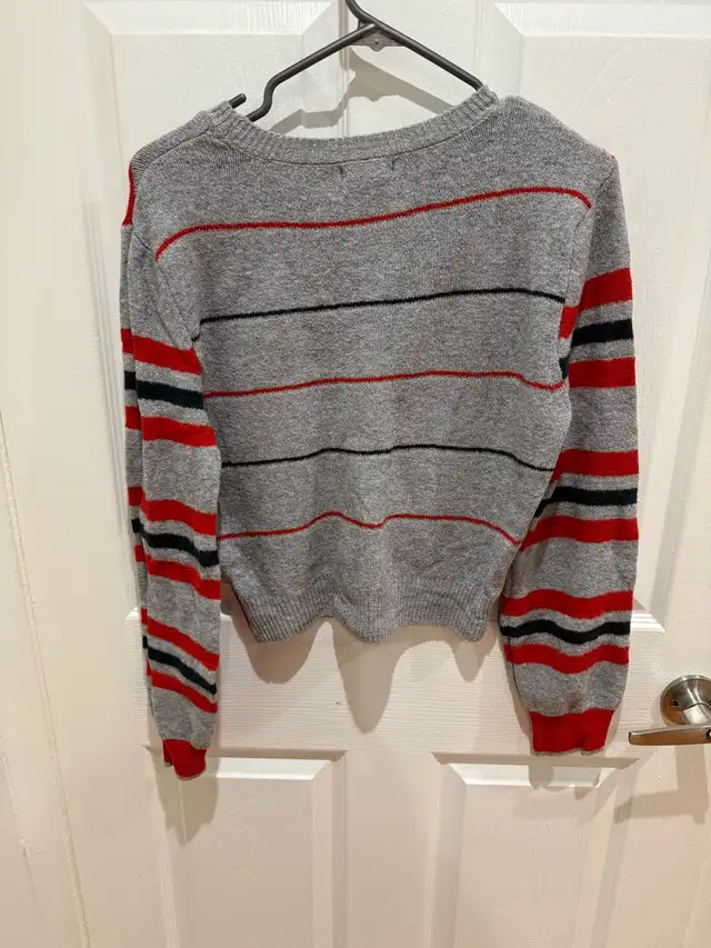 Women’s sweaters in Women's - Tops & Outerwear in City of Toronto - Image 5