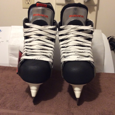 BAUER WOMANS/BOYS SKATES  **NEW**, View more