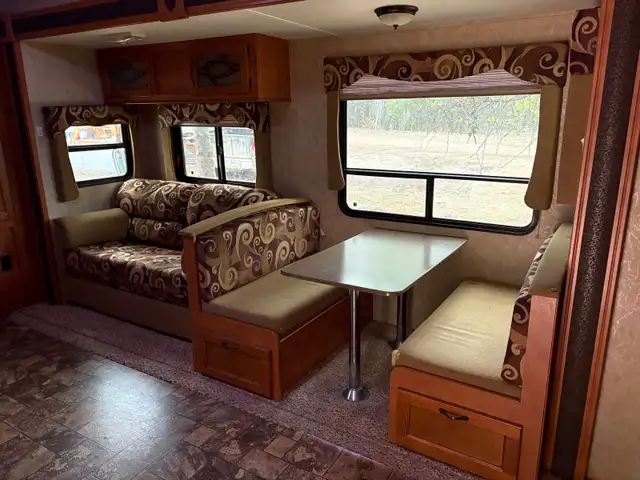 Reduced 2012 Canyon Trail 5th wheel trailer in Travel Trailers & Campers in Cranbrook - Image 3