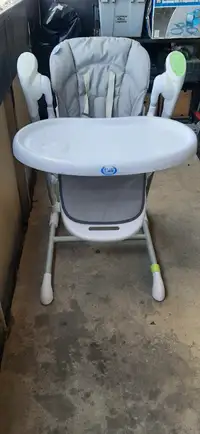 Pappy-Rock Adjustable High Chair. Made in Italy.