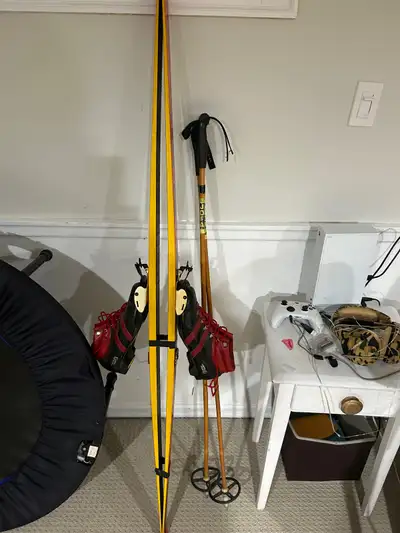 Waxless skis 190 cm 
Men’s 9.5 boots 
Poles , View more