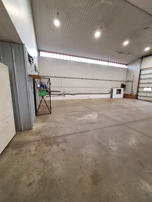 Warehouse Storage in Commercial & Office Space for Rent in London - Image 2