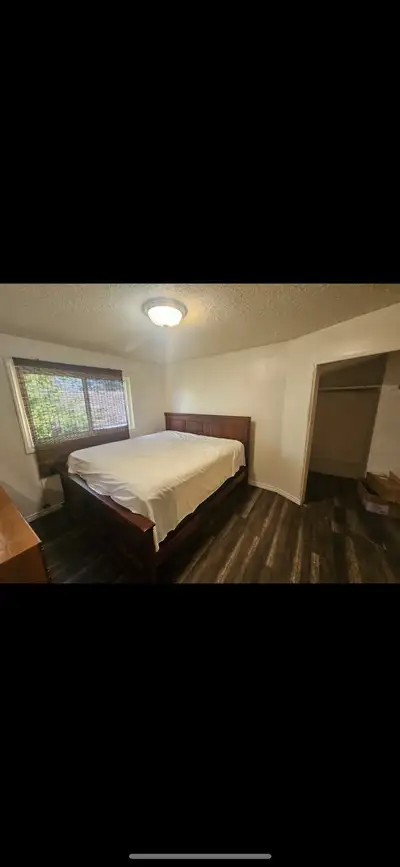 master bedroom with king size bed all utilities wifi/ A/c