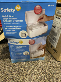 Safety 1st Quick Grab Wipe Warmer and Diaper Organizer