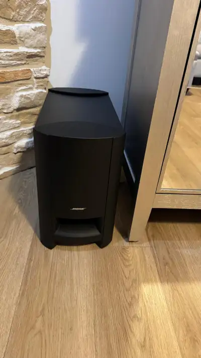 Système Bose CineMate avec subwoofer Son puissant et de très bonne qualité Parfait pour TV, films ou...