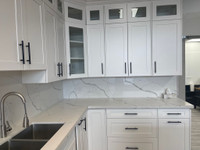 Maple wood kitchen cabinets with quartz countert