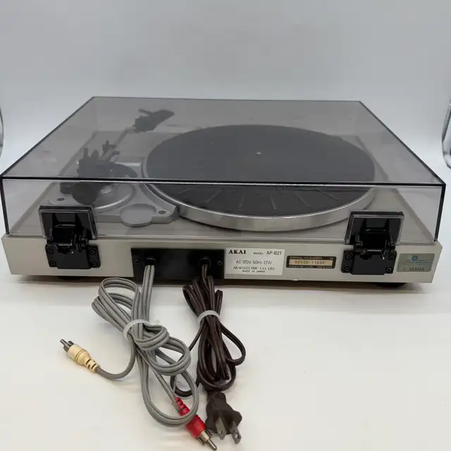 AKAI AP-B21 Belt Drive Turntable  Player Auto Return for part in Stereo Systems & Home Theatre in City of Toronto - Image 9
