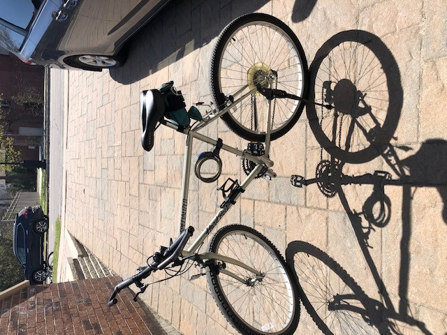 Specialized Hardrock Mountain bike for sale dans De Montagne  à Ville de Montréal