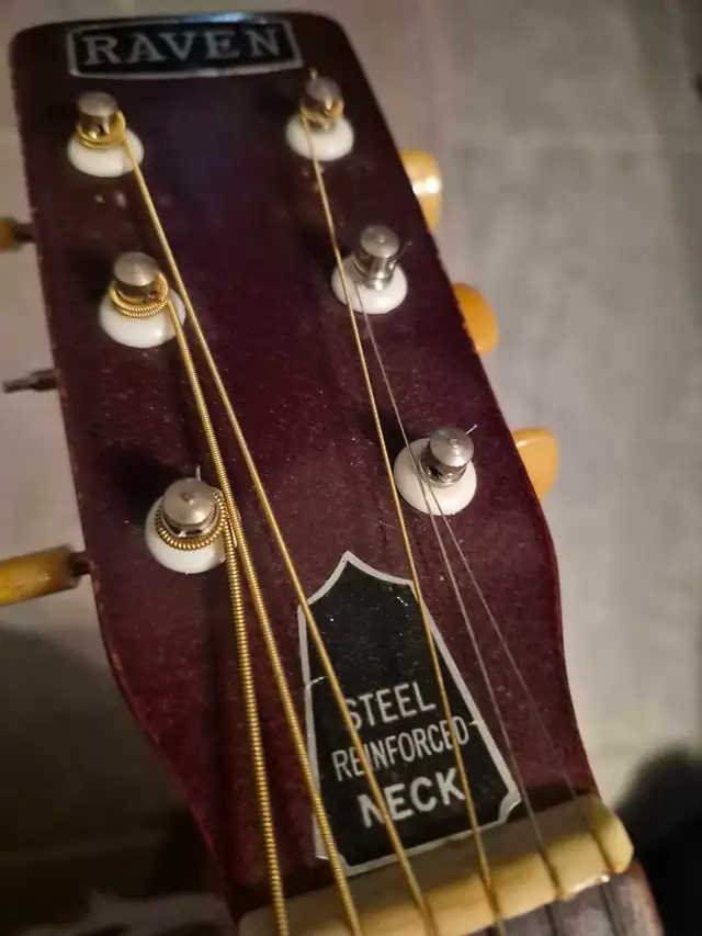 acoustic guitar 602765295941724161