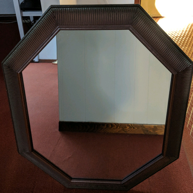 Miroir octogonale 30" 1/2x 36" $45.00 dans Autre  à Thetford Mines