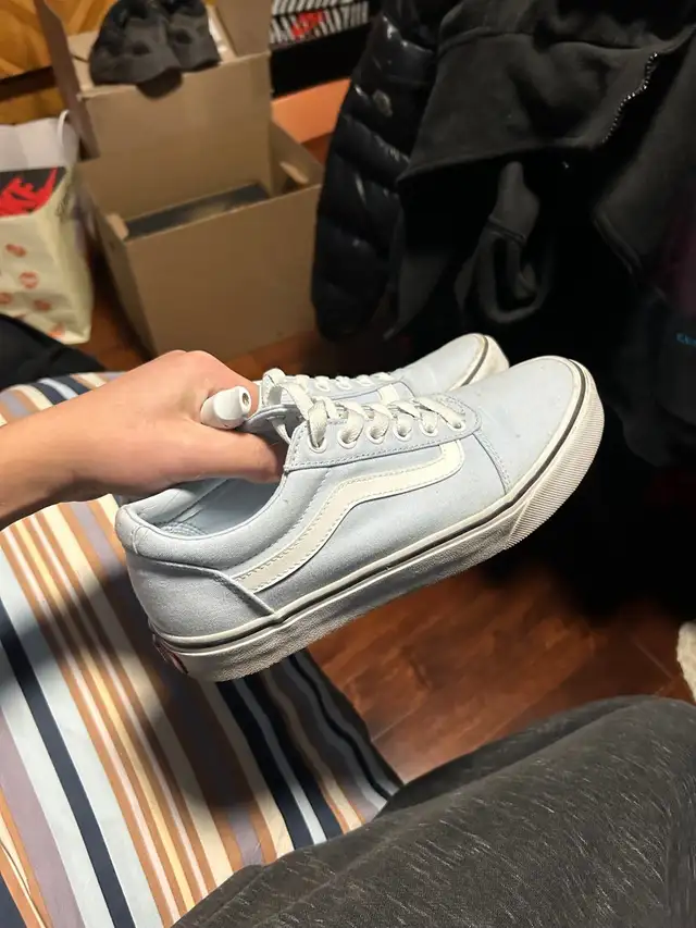 Vans size 8.5 womans  in Women's - Shoes in Markham / York Region - Image 2