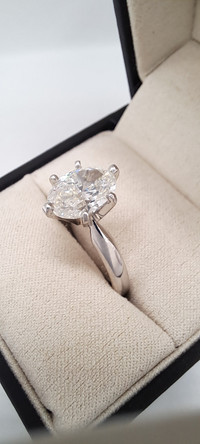 Diamond Ring - 2.11 carat natural diamond, 14Kt white gold band