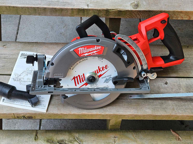 Brand new Milwaukee M18 FUEL 7-1/4" Rear-Handle Circular saw in Power Tools in Ottawa