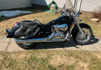 Selling my 2004 Honda Shaddow Aero, my bike runs perfectly and has been well maintained. 32095 km Se...