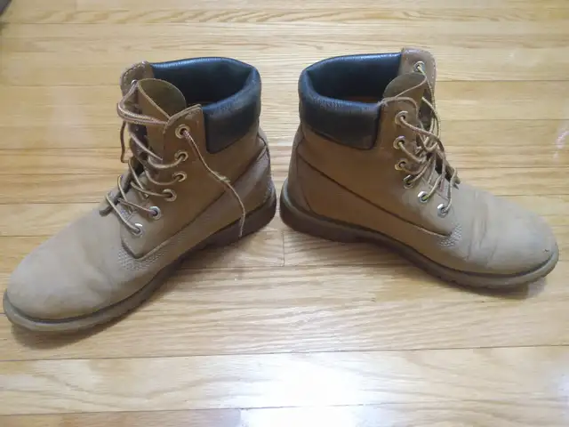 Size US 8.5 Vintage Women's Leather/Suede Timberland Boots Wheat in Women's - Shoes in City of Toronto - Image 6
