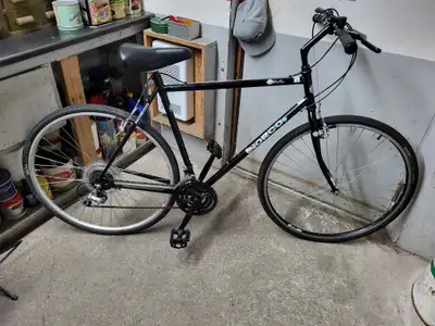 Velo hybride norco noir 21 vitesses roues 700c cadre 22.5po, View more