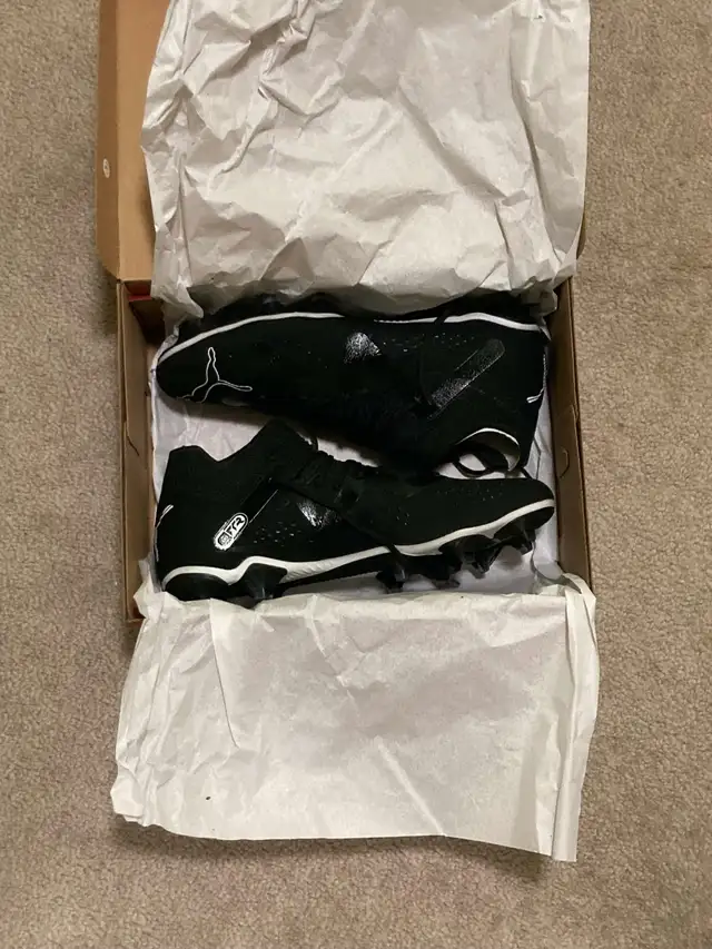 Puma Soccer Cleats Size 8.5 $90 obo in Soccer in Ottawa - Image 2