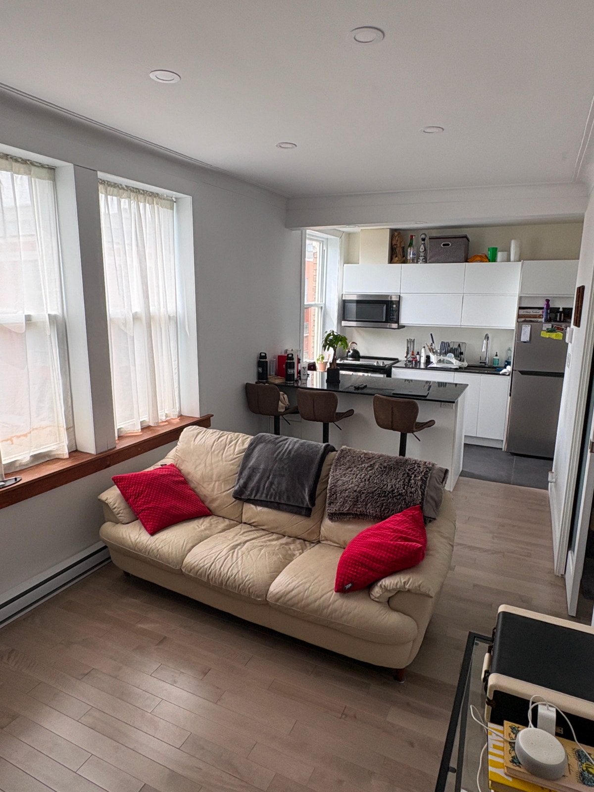 4 1/2 Montreal/NDG/Westmount 2 chambres - appartement meublé — photo 3