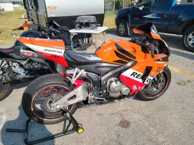 Looking for a 600rr 2005-2005 Ideally under 40,000km Budget: $4500 MAX