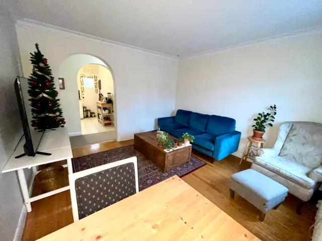 Bright, Clean, Cozy, Quiet & Quaint 1 Bdrm + Den - Avenue & Wi63860084226947121