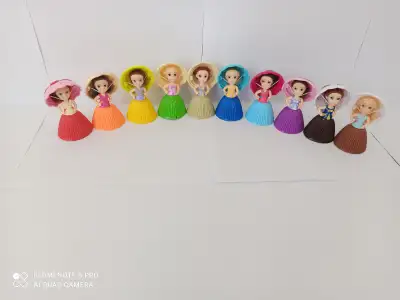10 Cupcake Dolls.