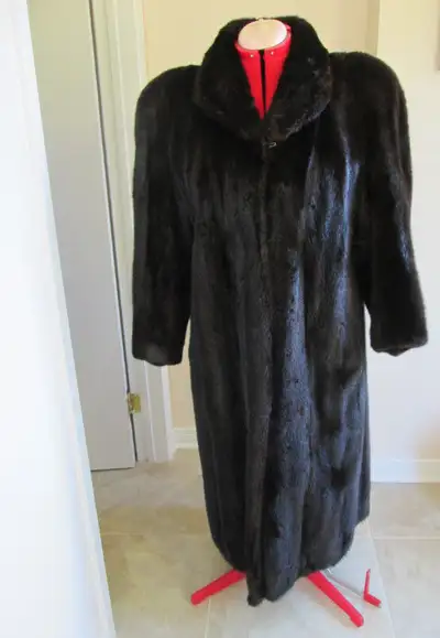 Mink Fur Coat Black Manteau Vison Noir Long, View more